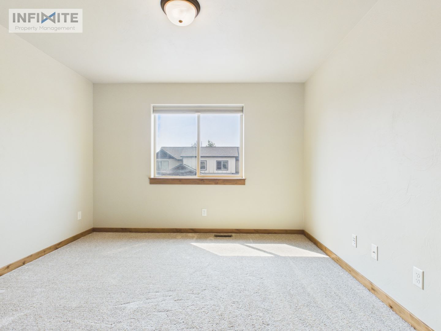 Beautiful 3 Bedroom Condo Near Four Corners – photo 4