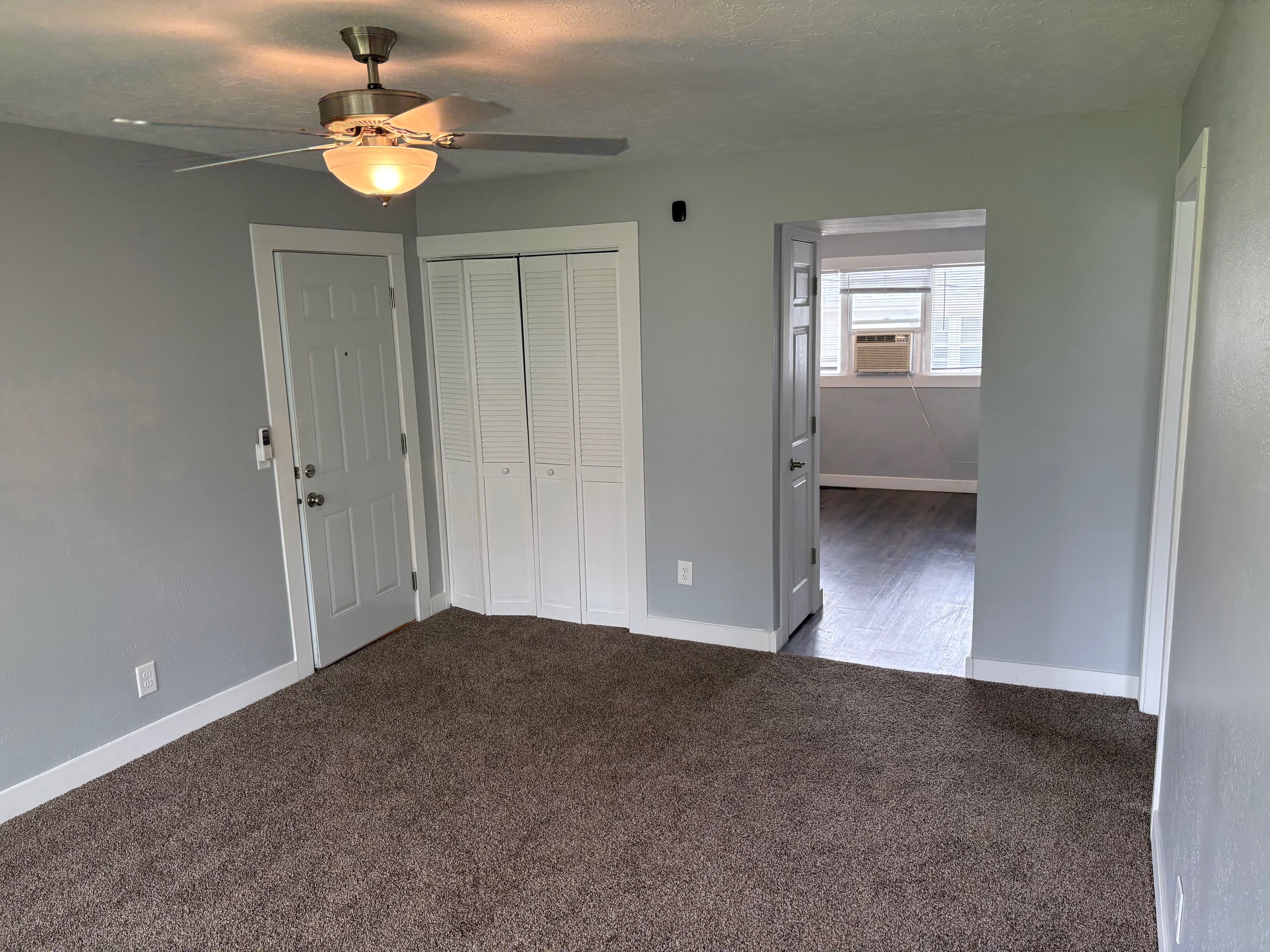 1113 6th Ave E Apt 4 – photo 4