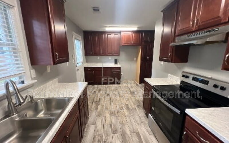 6236 Haddington Drive – photo 3