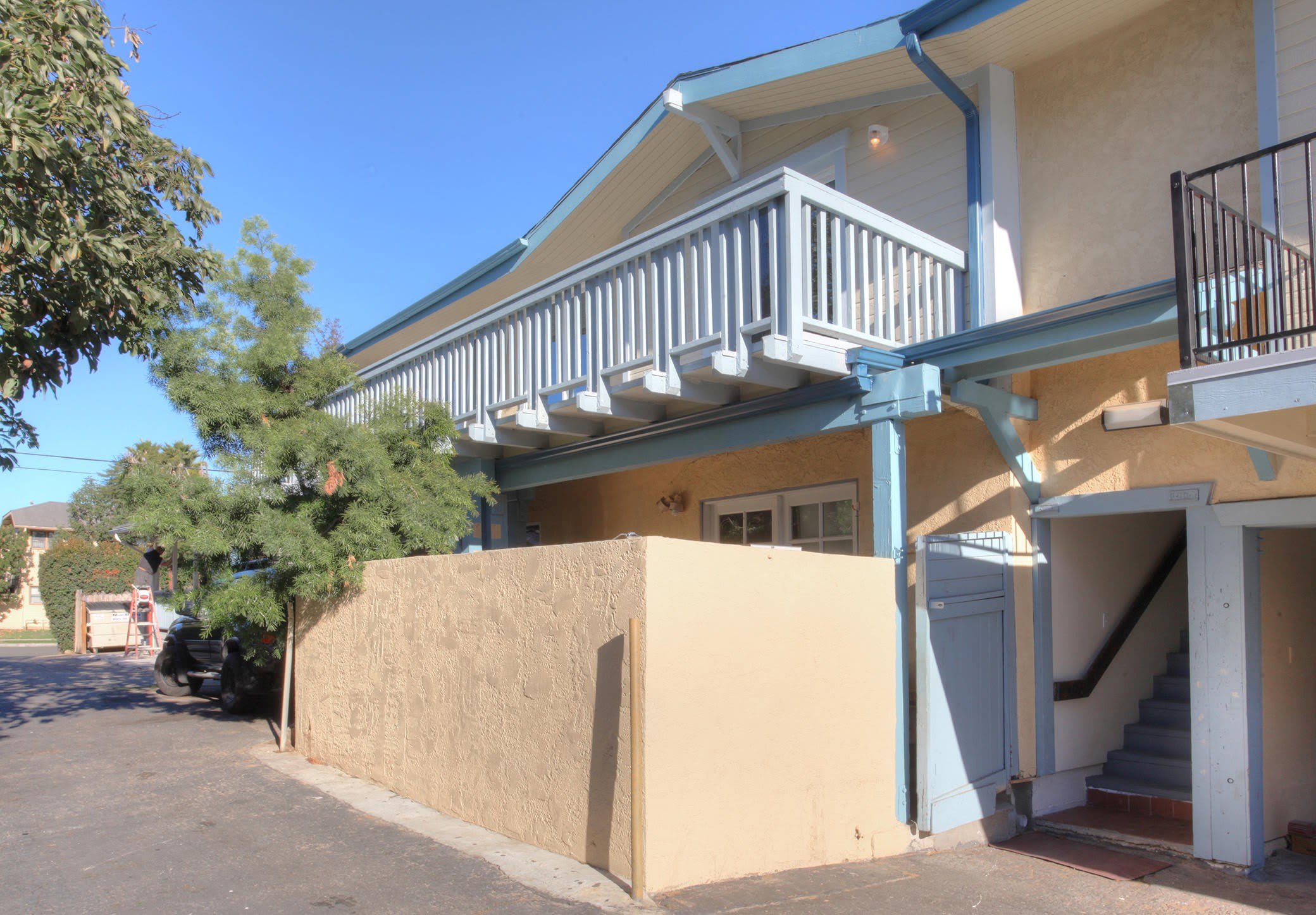 521 W Anapamu Street – photo 2