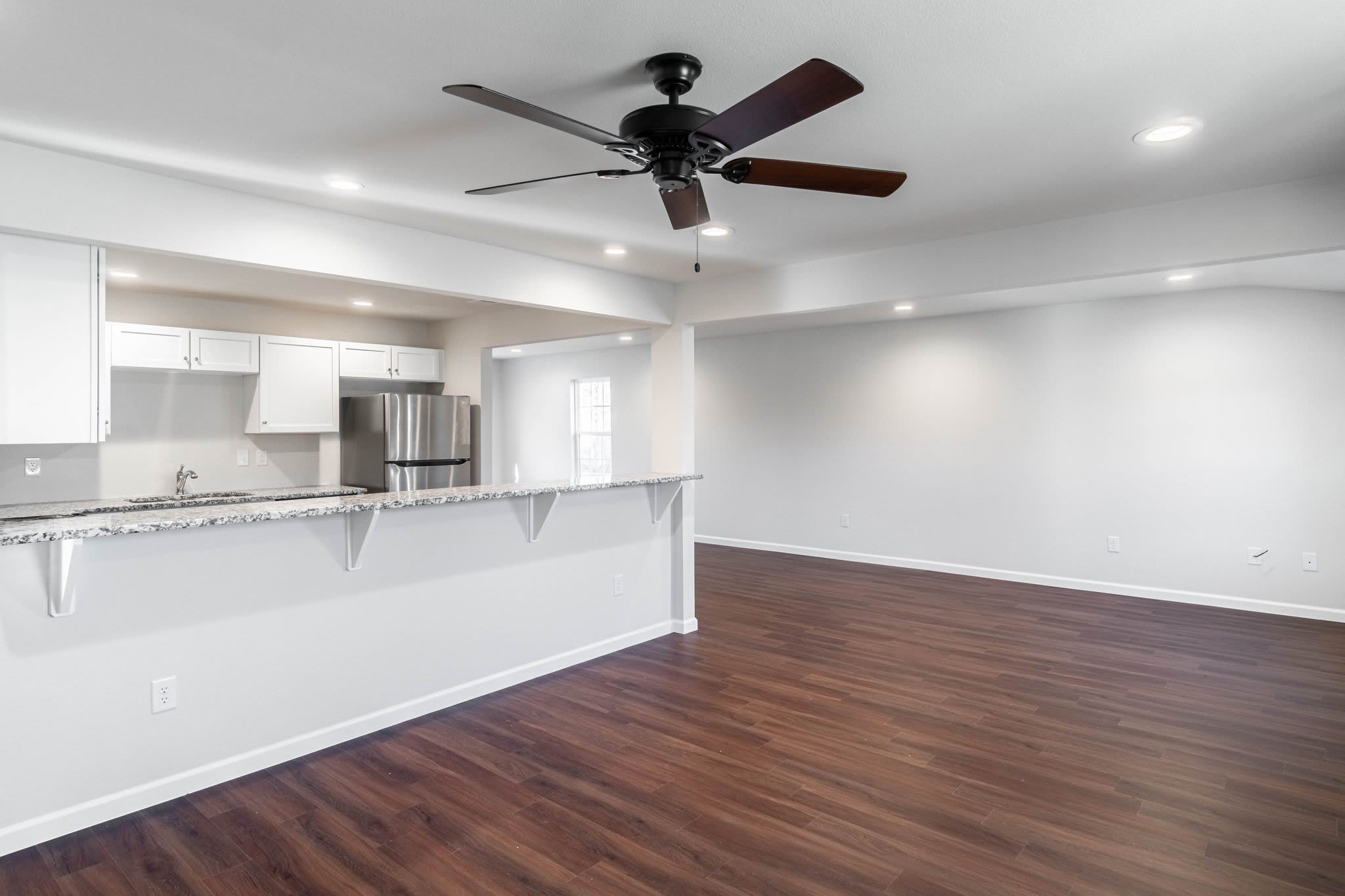 710 W Elm Street – photo 3