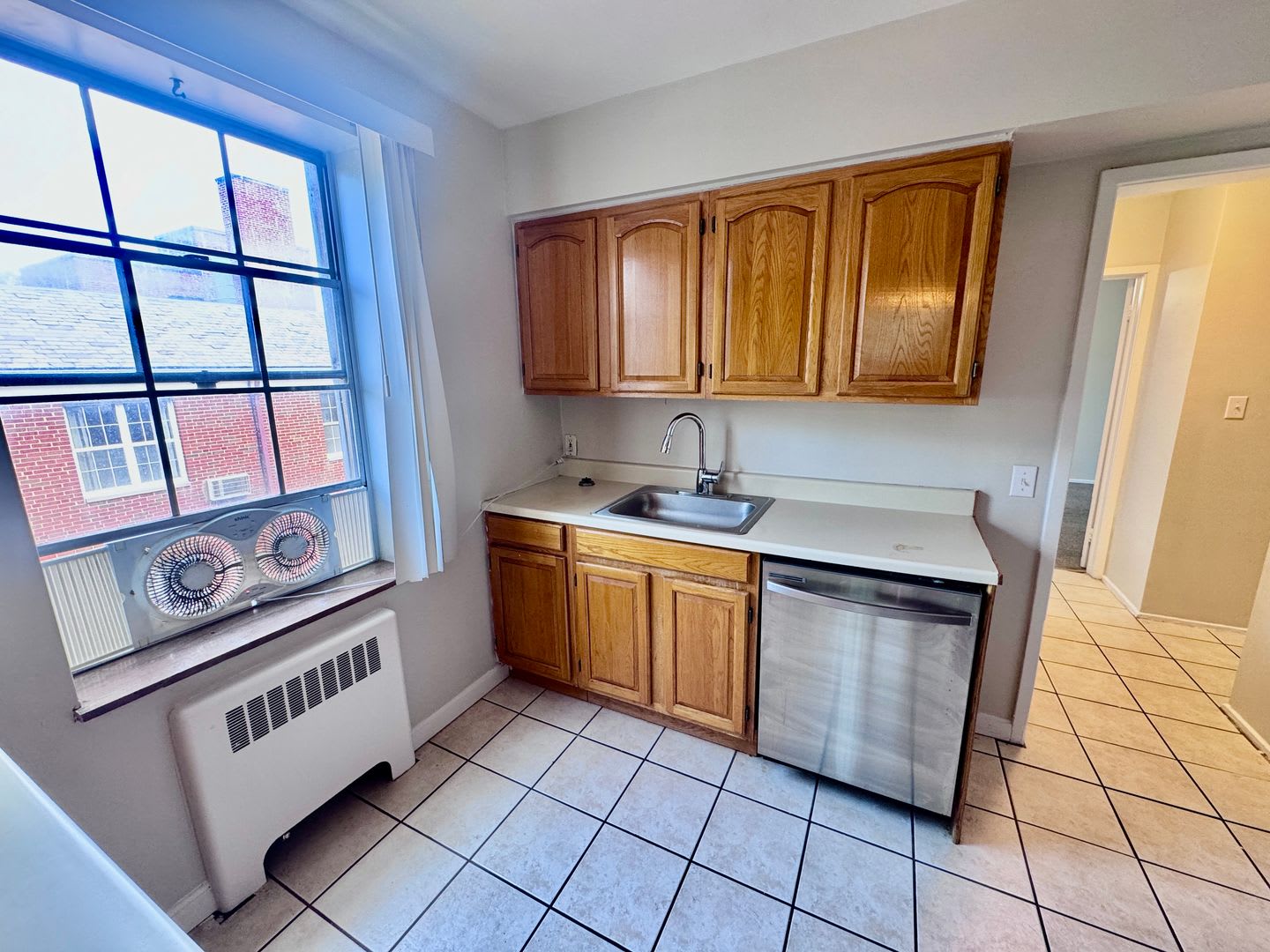 15725 Van Aken Blvd – photo 4