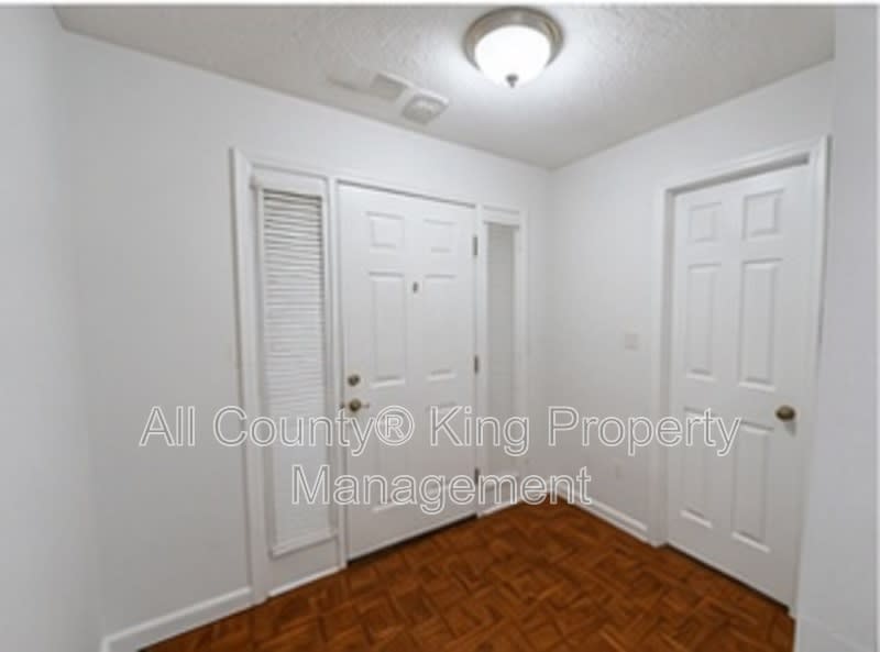 342 Waterdown Drive – photo 3