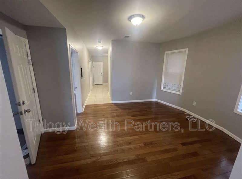 104 South 12th Street – photo 2
