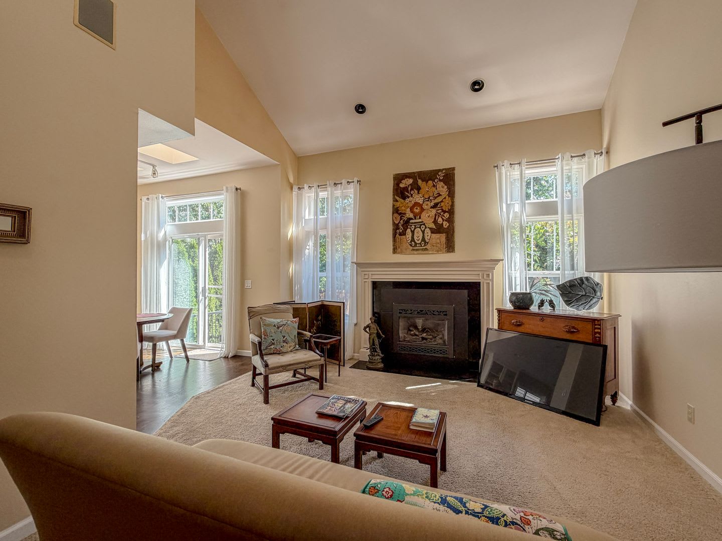 Lovely 4Bd 2Bth Kenmore Home 4 000 Mo – photo 5