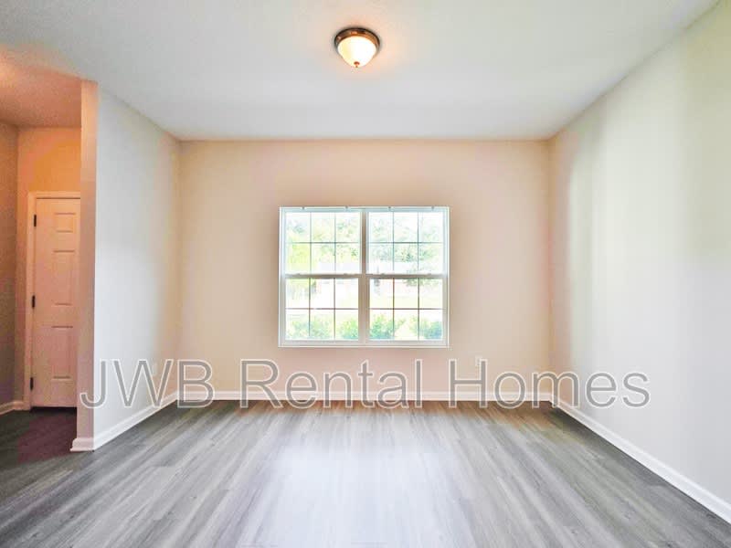 7104 Matthew St – photo 4
