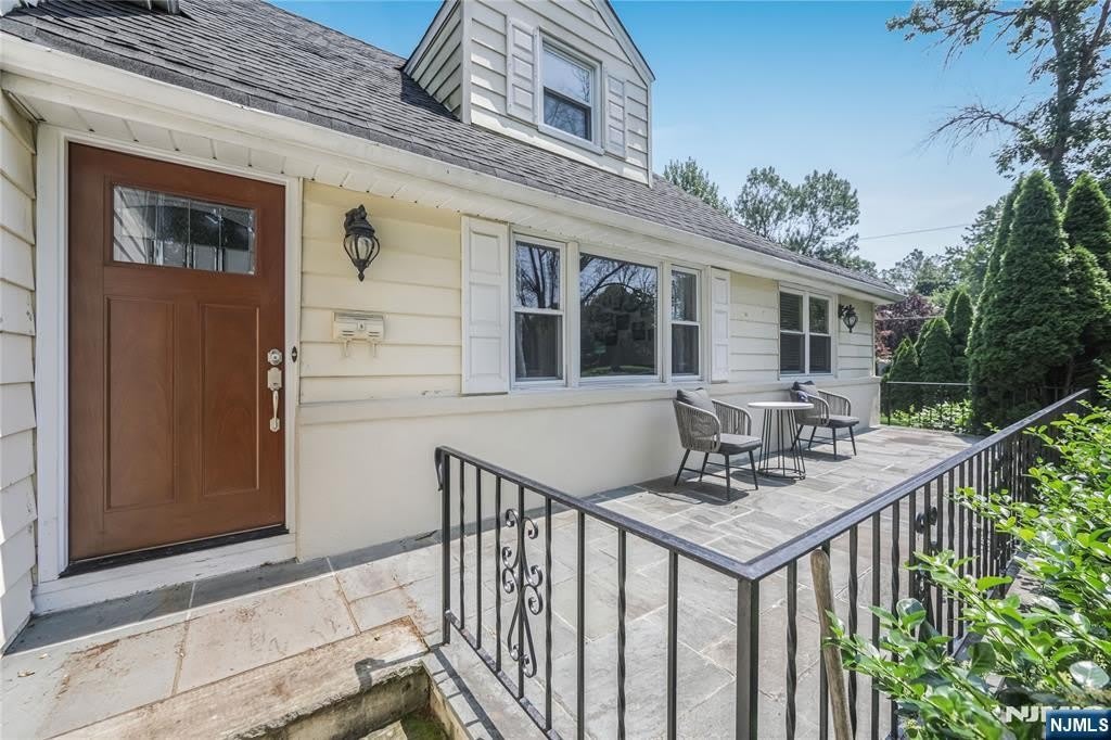 122 Village Circle W – photo 2