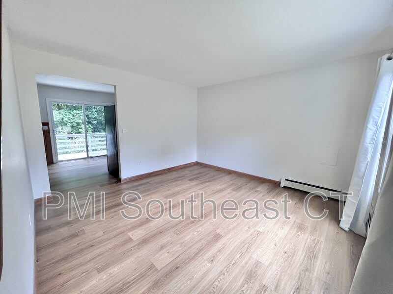 55 Hedge Ave – photo 4