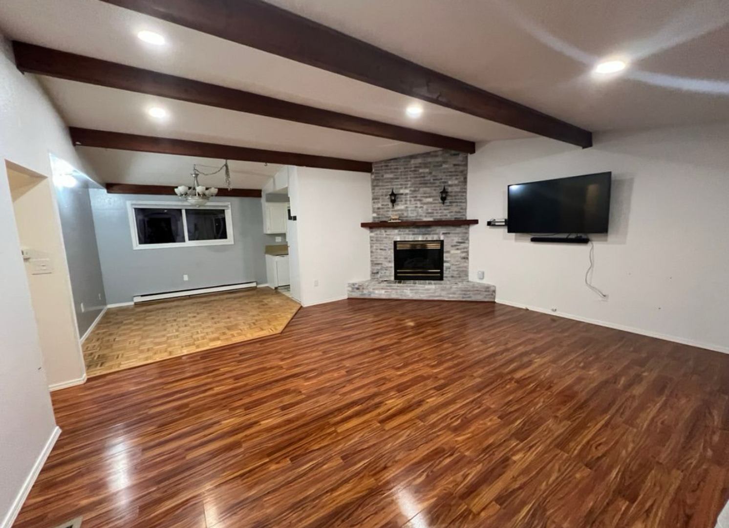 Well cared for 3 bedroom/ 2 bathroom Ranch Style home in Palmer with fenced in back yard and 2 car garage!! – photo 2