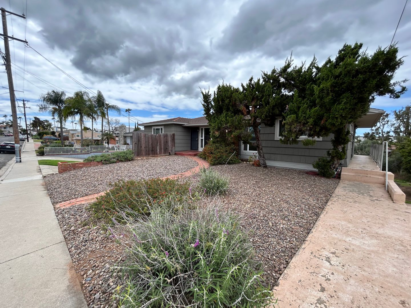 5 Bedroom, 3 Bath in College Area!! – photo 3