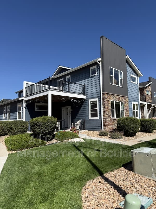 737 Grandview Meadows Drive – photo 1