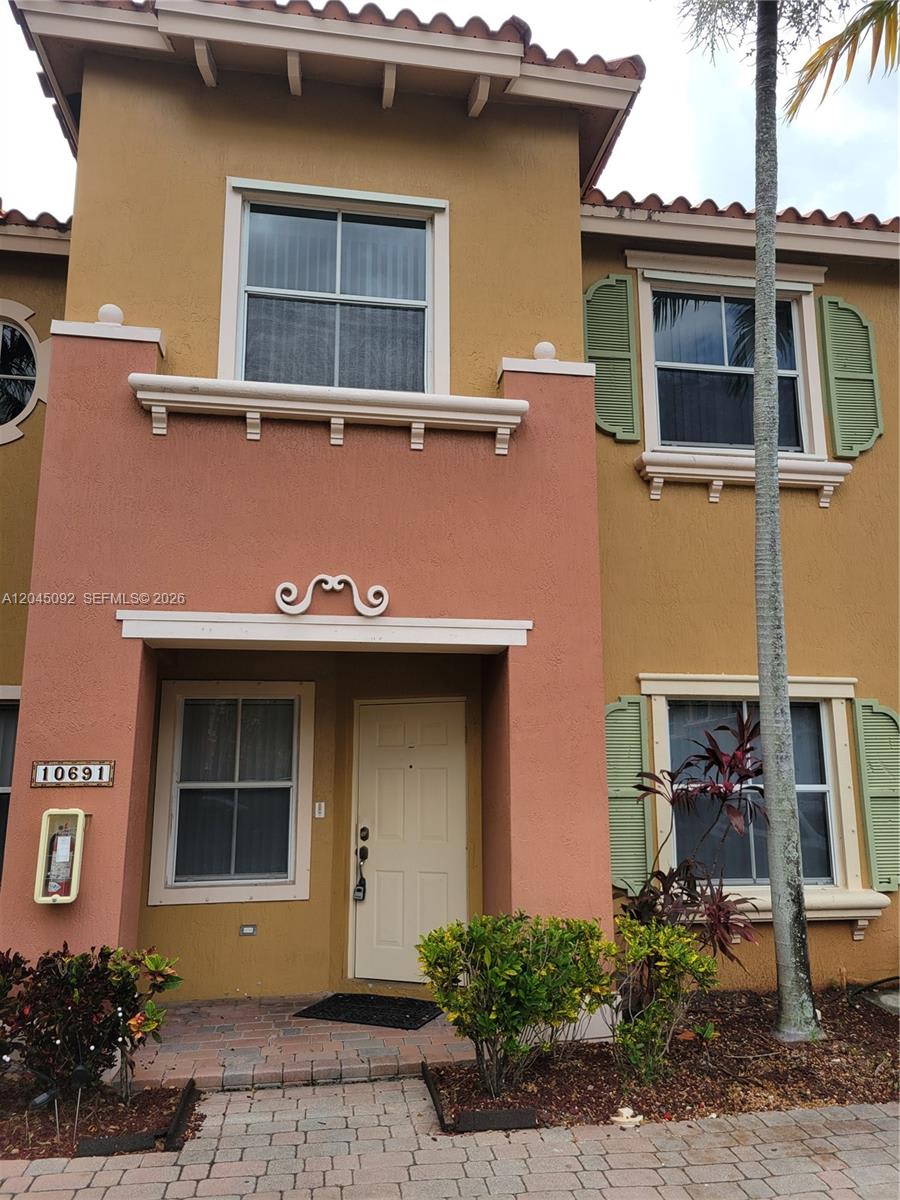 10691 Southwest 6th Street – photo 1