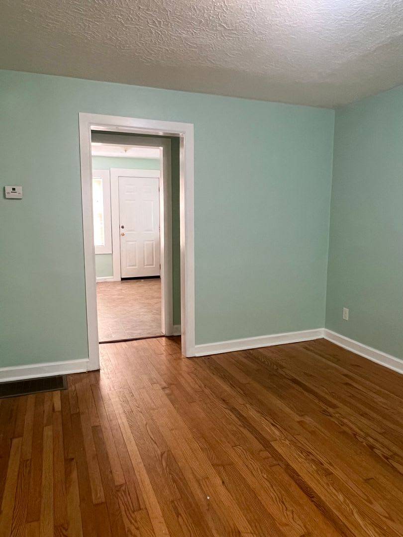 2 Bedroom 1 Bath Bungalow In North West Asheville – photo 5