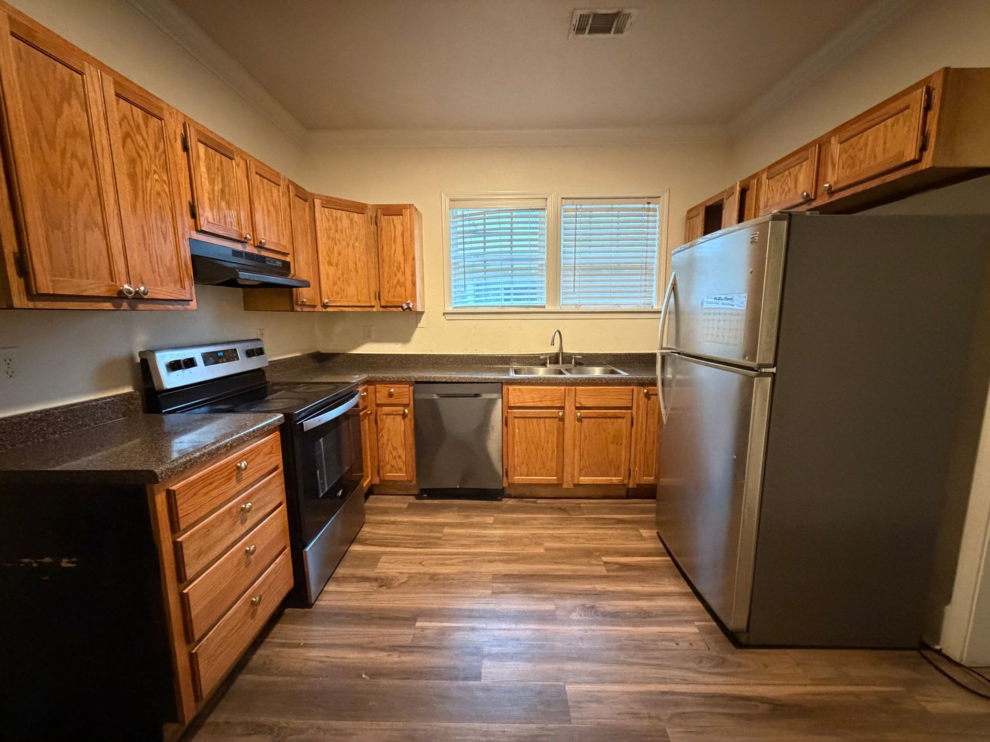 Beautiful Brick Home Minutes from Midtown, Crosstown, Rhodes College!! – photo 4