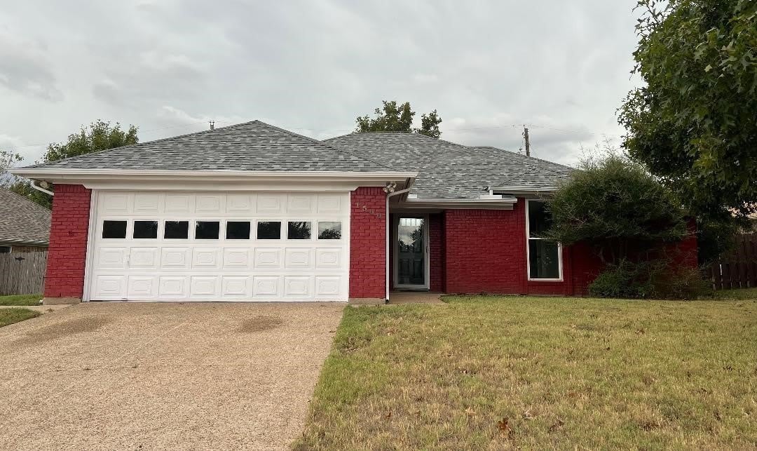 1500 Hyde Park Boulevard – photo 1