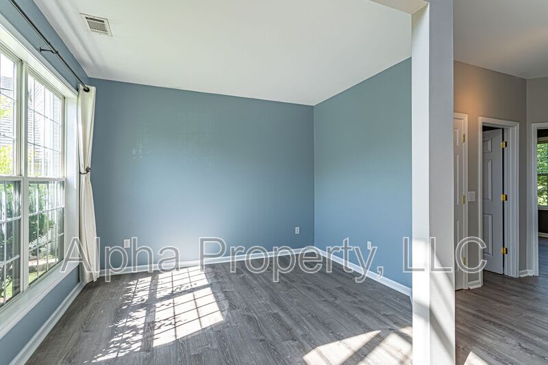 504 Collingsworth Ln – photo 4
