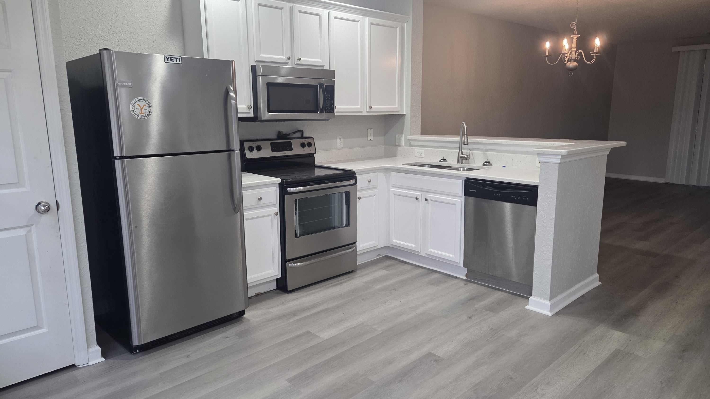 4439 Southwest 49Th Avenue 1 – photo 2