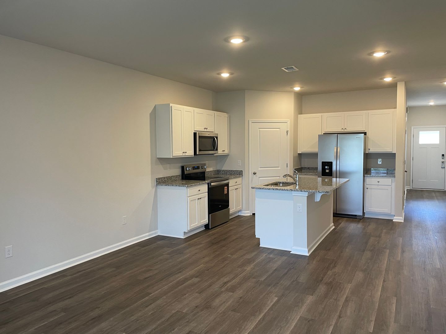 3 bedroom 2 bath Townhouse in The Townes at Rich Square at Brunswick Plantation – photo 3