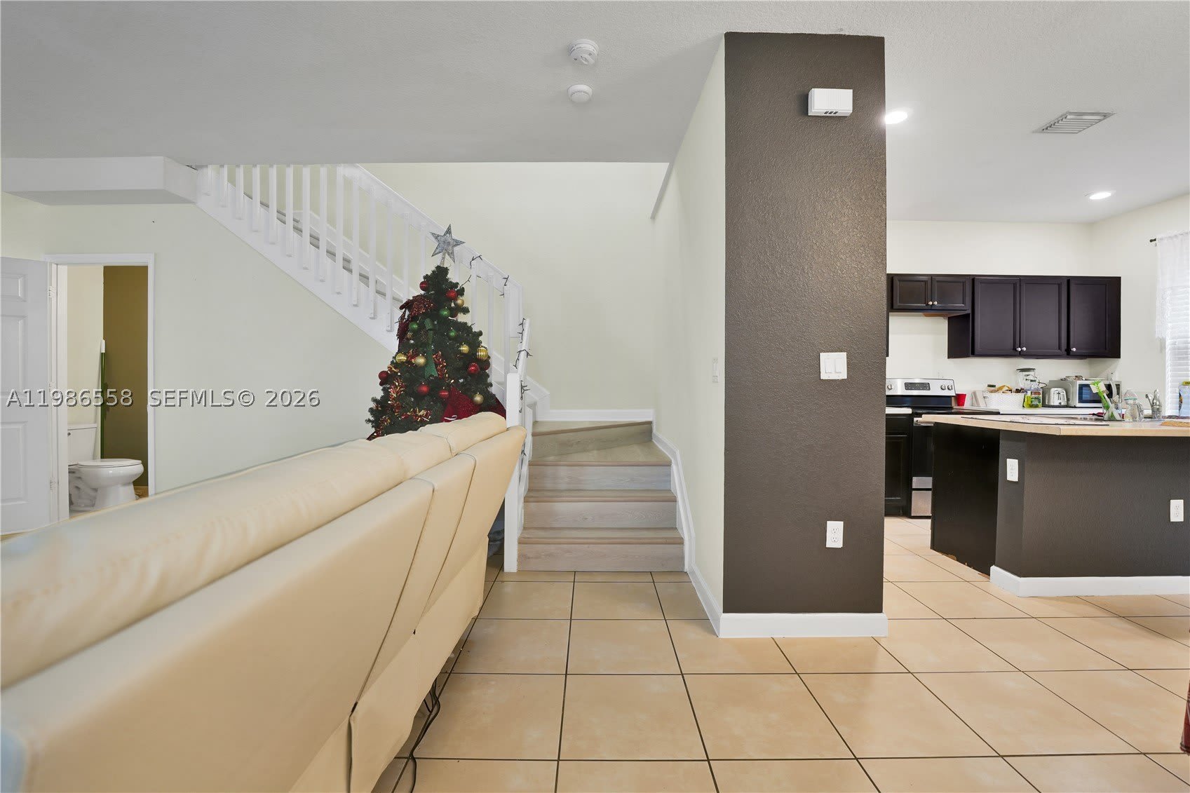 101 NE 37th Pl – photo 5