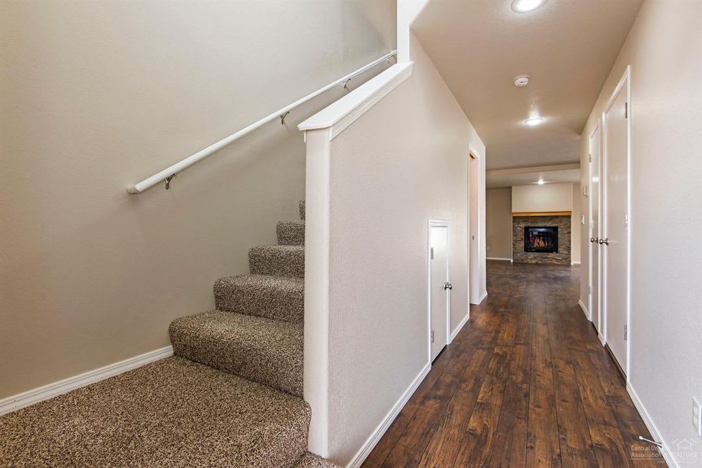 Redmond Townhome – photo 2