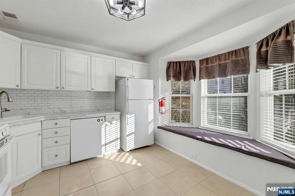 2198 Kent Court – photo 4