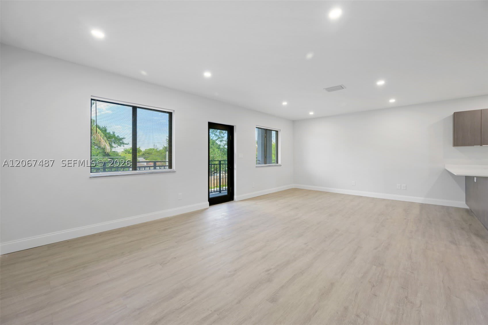 349 NW 40th St – photo 5
