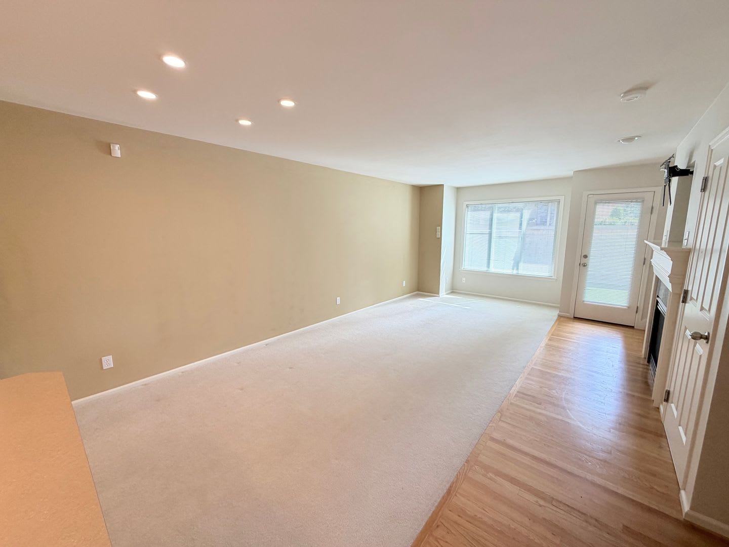 Limited-Time Move-In Special! Lovely Lake City Townhouse – photo 5
