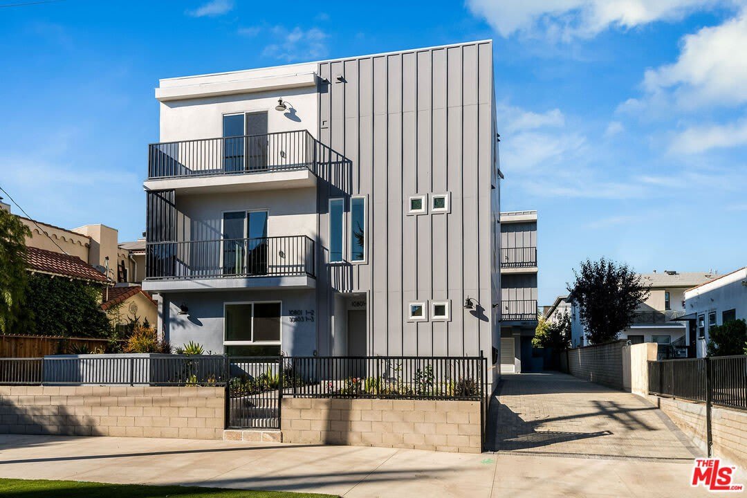 10803 1/2 Kling St – photo 5
