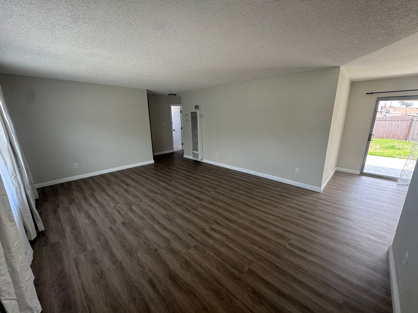 Remodeled 3 Bedroom 1 5 Bathroom Home In Central Spring Valley – photo 2