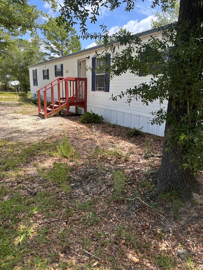 Spacious 2-Bedroom/ 2-Bath Mobile Home – photo 3