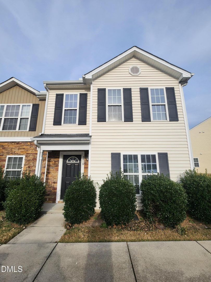 2010 Grassy Banks Drive – photo 1