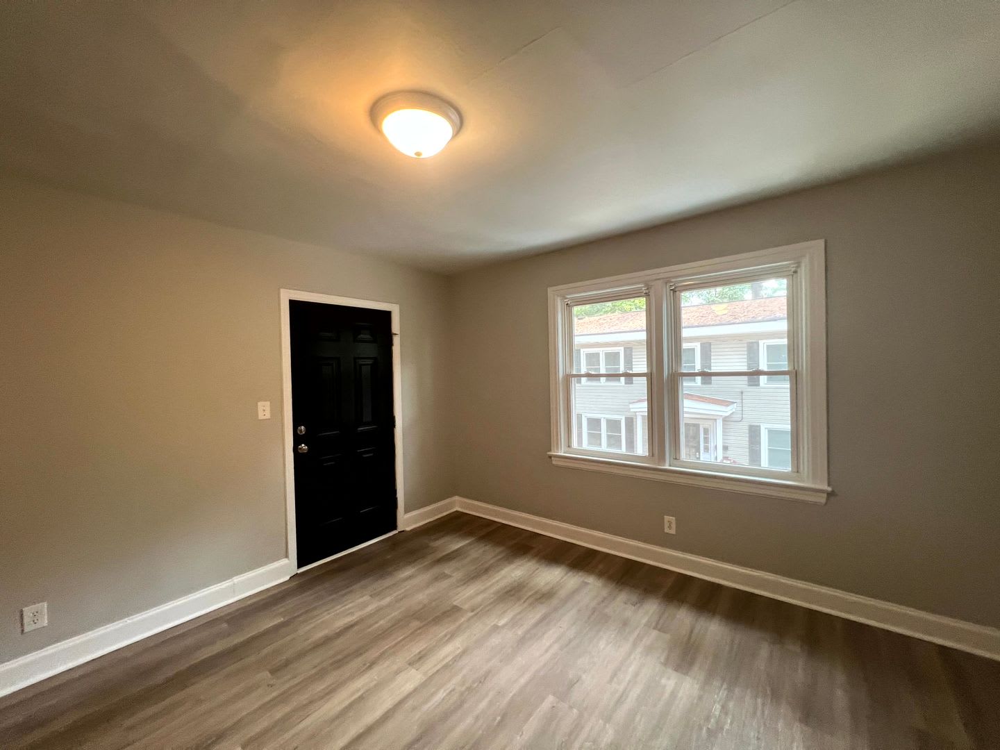 214 4 Woodrow Haymount – photo 3