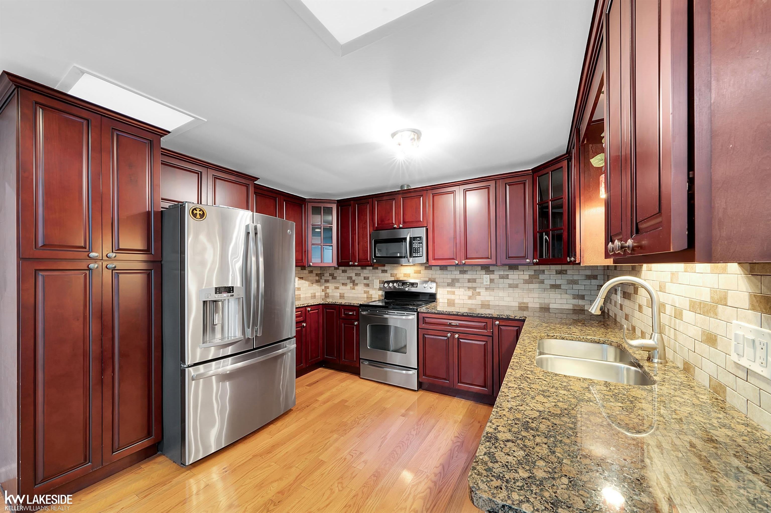 107 Bloomfield Boulevard – photo 4