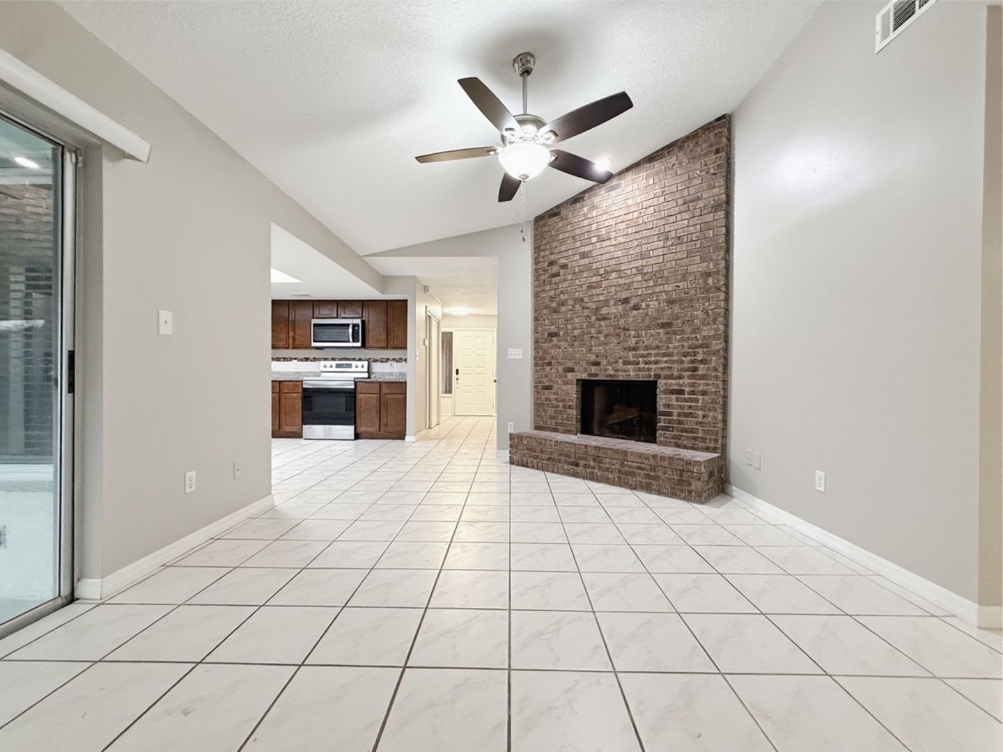 Lakefront Rental in Bay Lakes – photo 4
