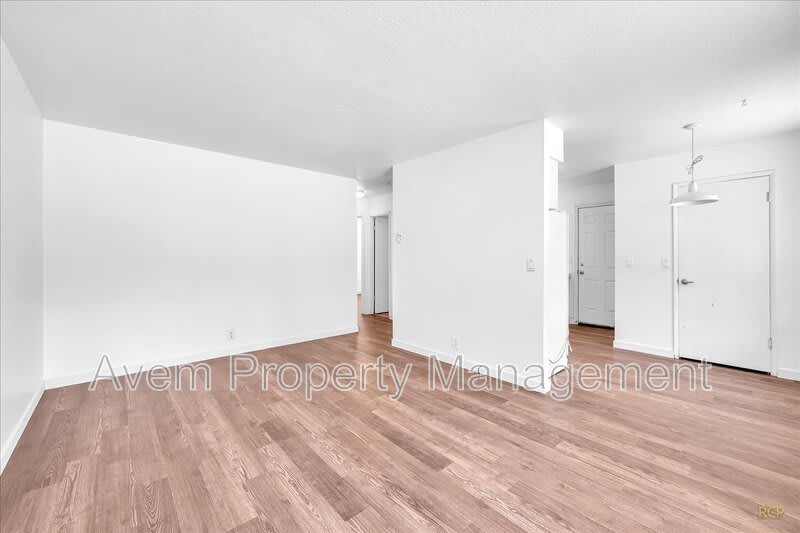 12975 SW Allen Blvd Unit 1 – photo 2