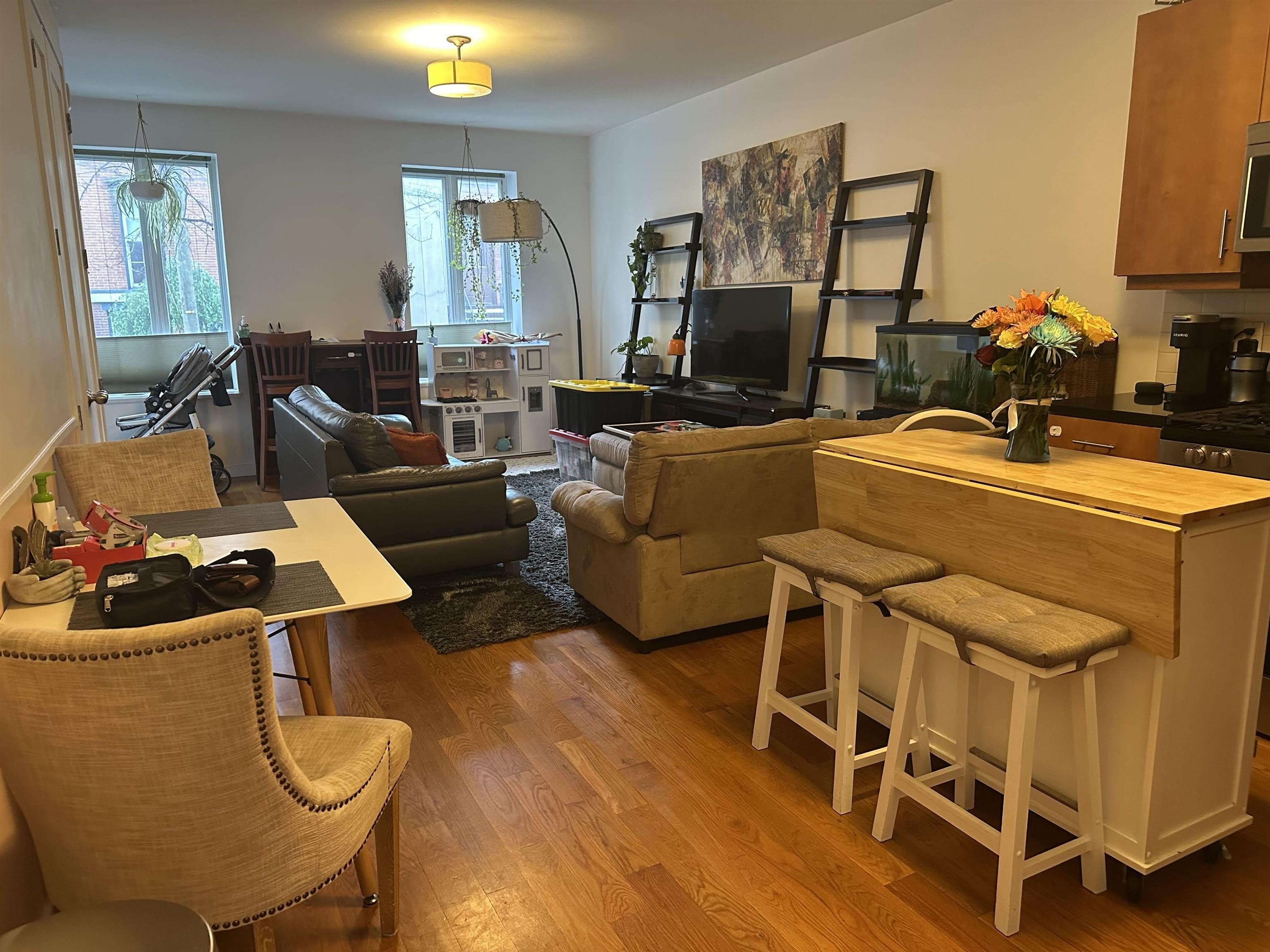 322 8TH ST – photo 1