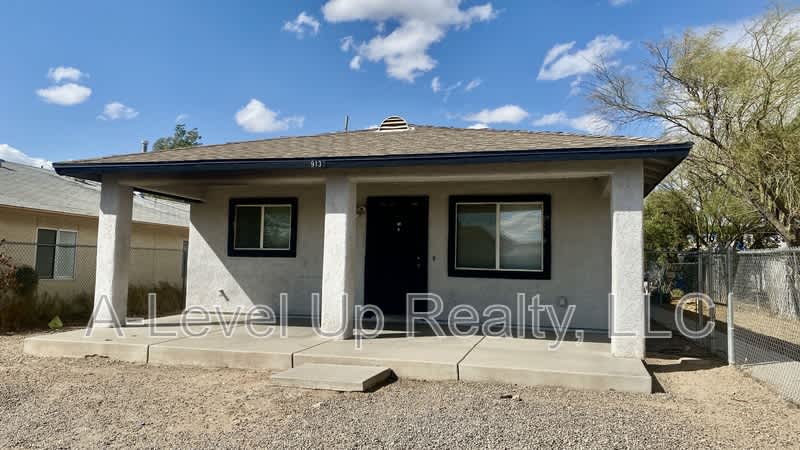 913 East 34th Street – photo 1