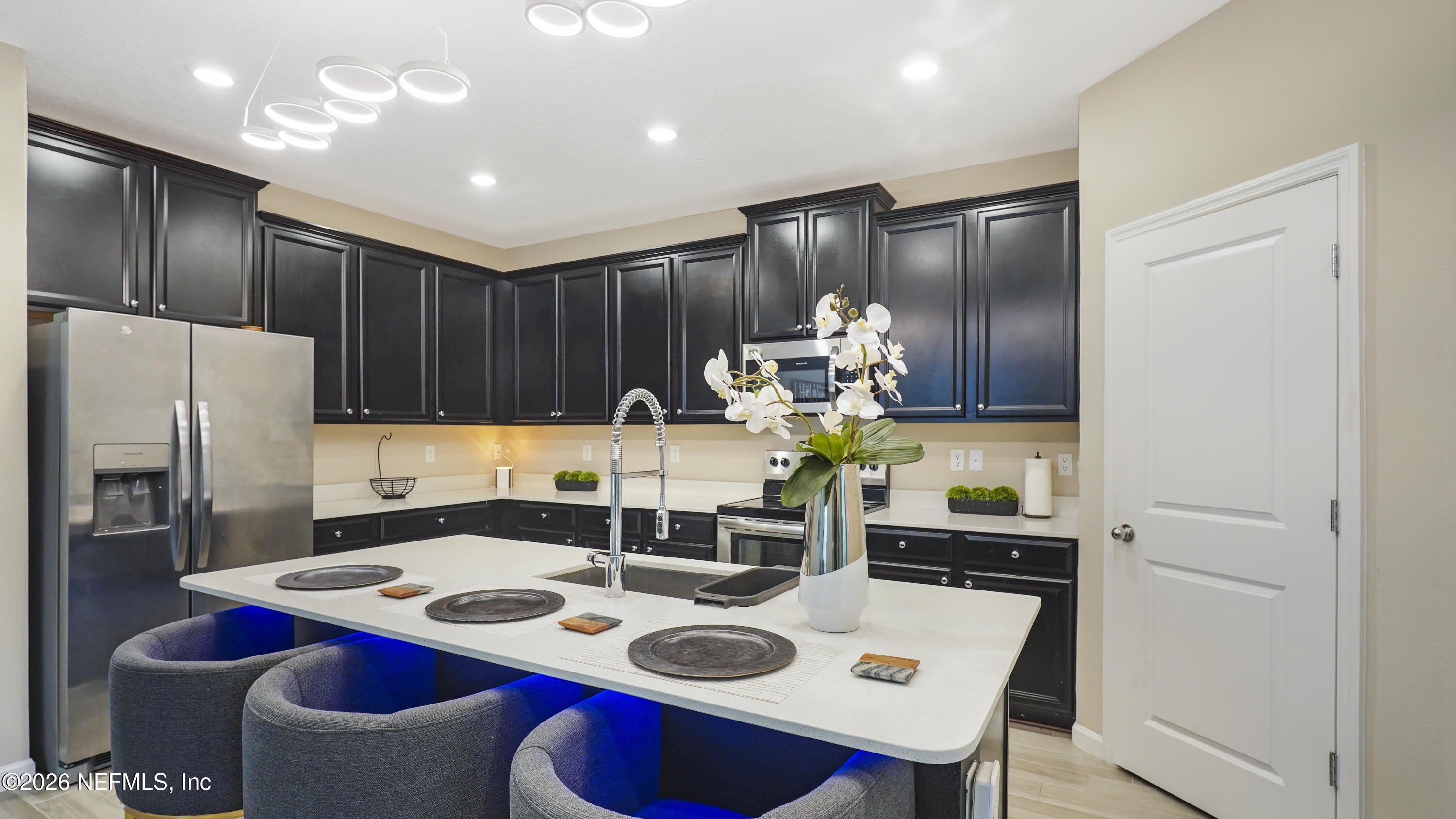10815 VENTNOR AVE – photo 4