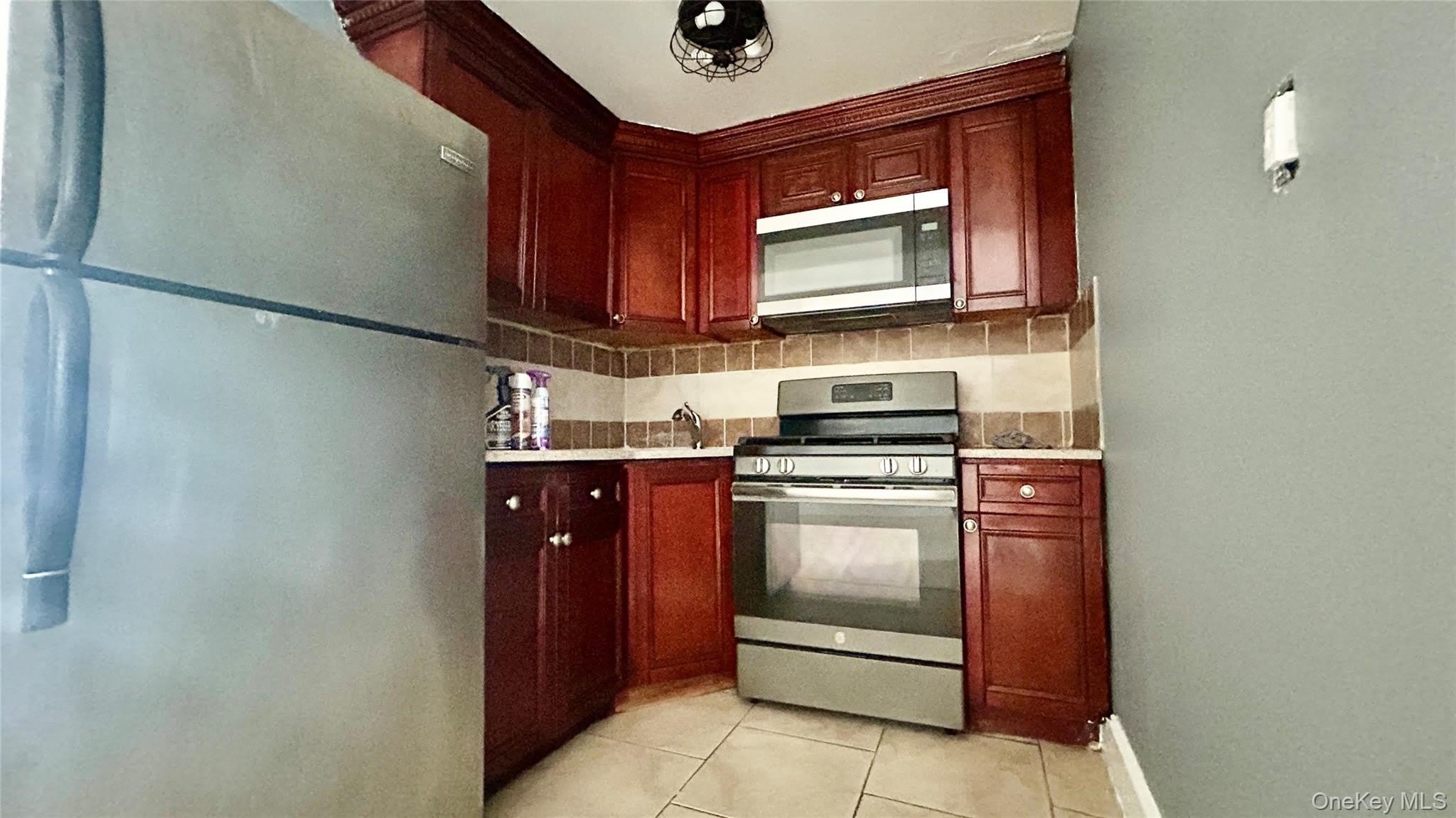 742 E 93rd Street – photo 4