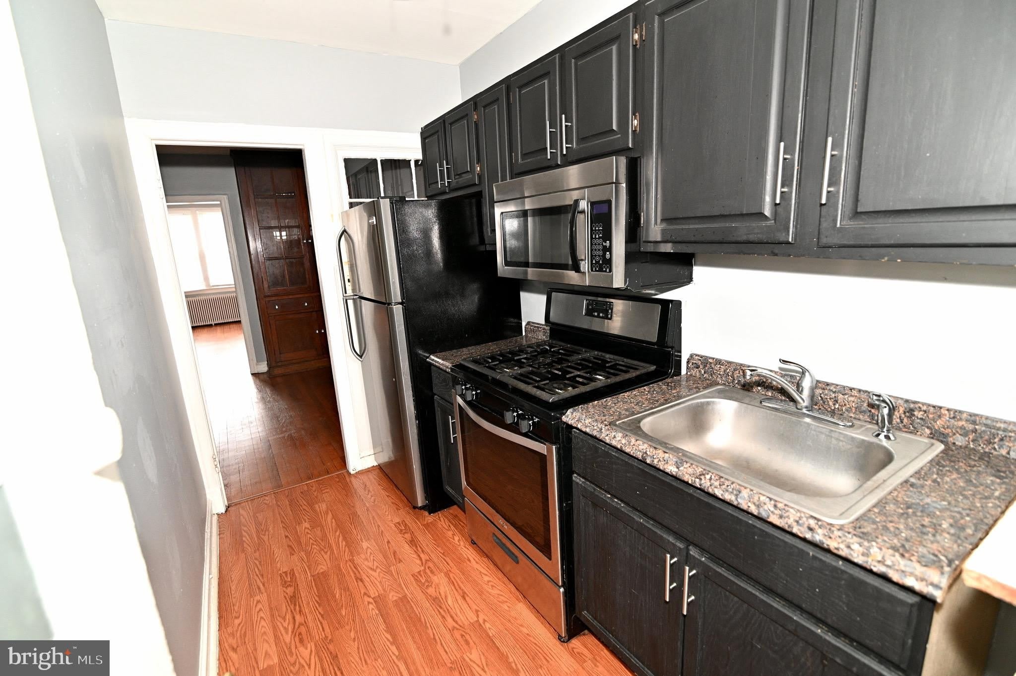 713 HAMLIN Street NE – photo 4