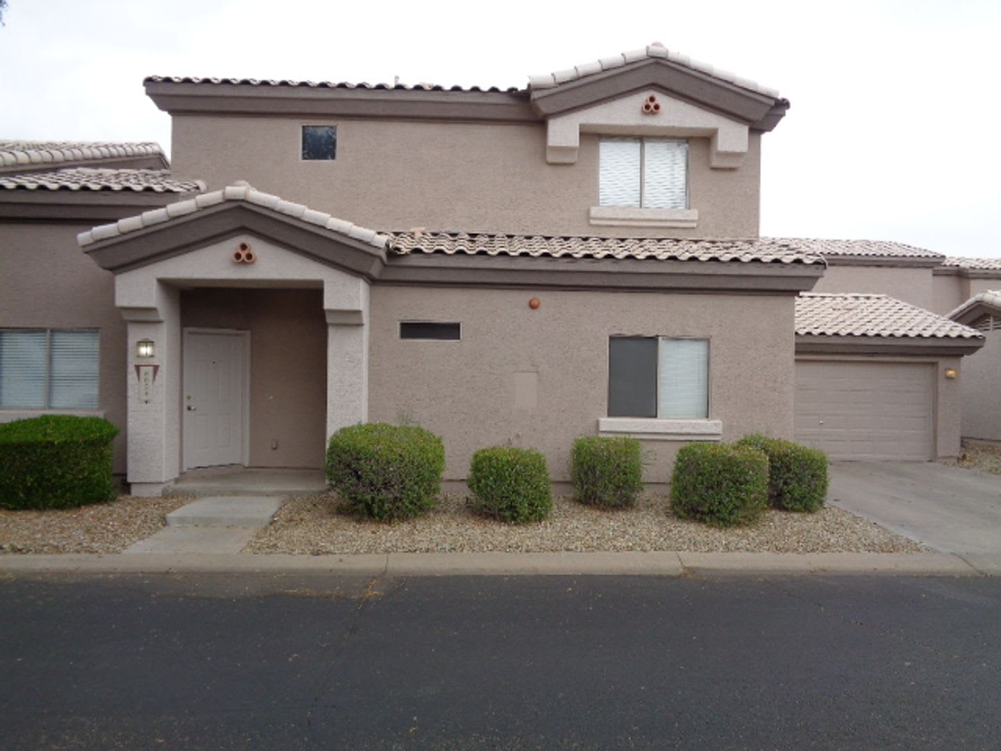 Great 3 bedroom house in gated community near Arrowhead Town Center – photo 1