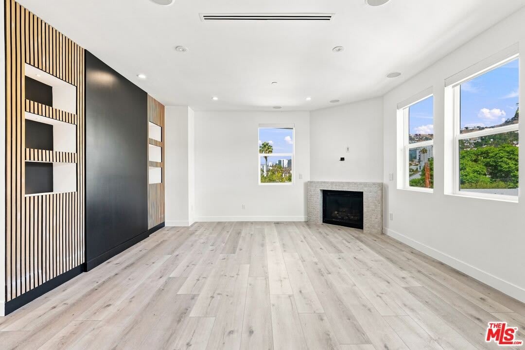 8121 Norton Ave – photo 3
