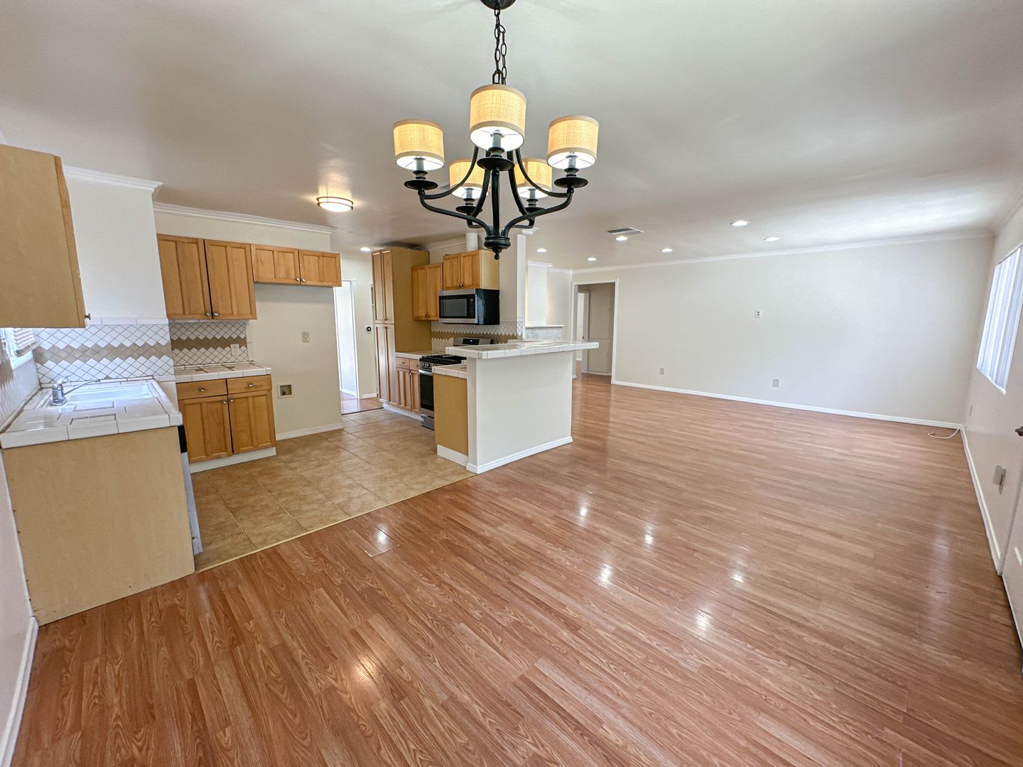 Charming Reseda 3 Bedroom PLUS Office for Rent! – photo 5