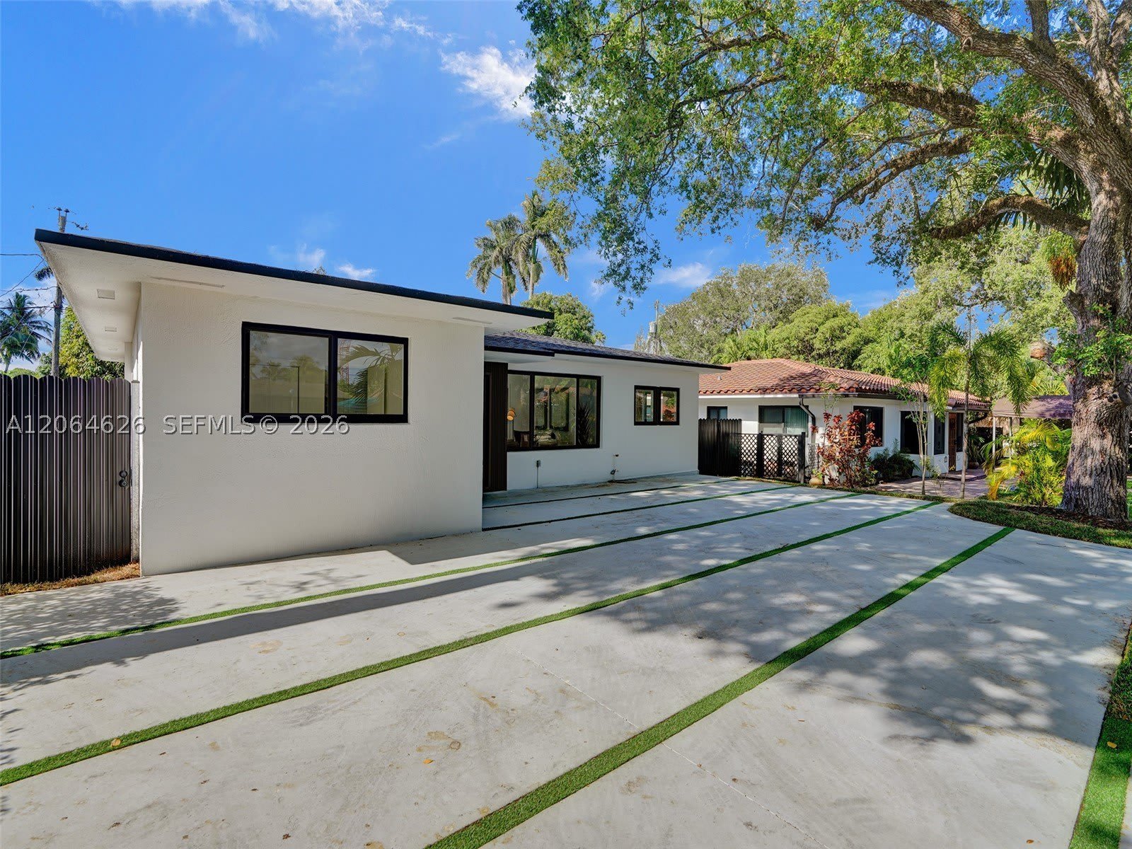 2380 NE 184th Ter – photo 4