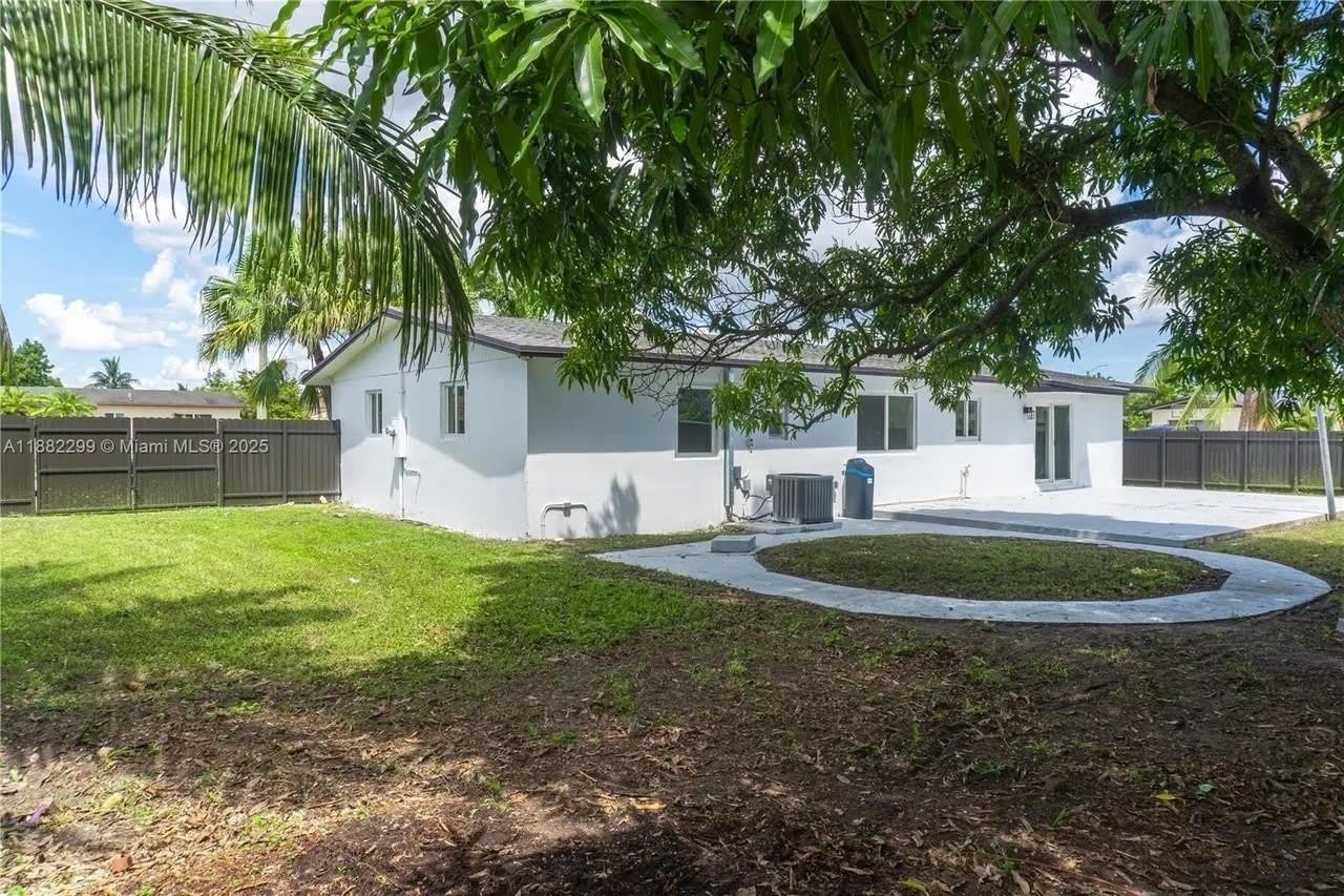 11872 SW 196th Terrace – photo 2