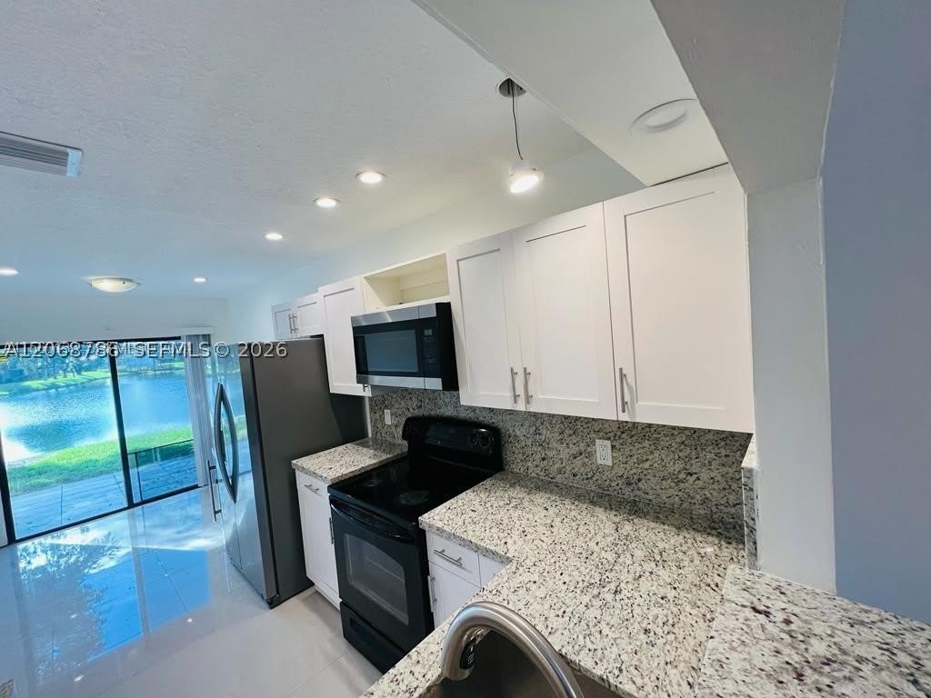 4157 SW 85th Ave – photo 2