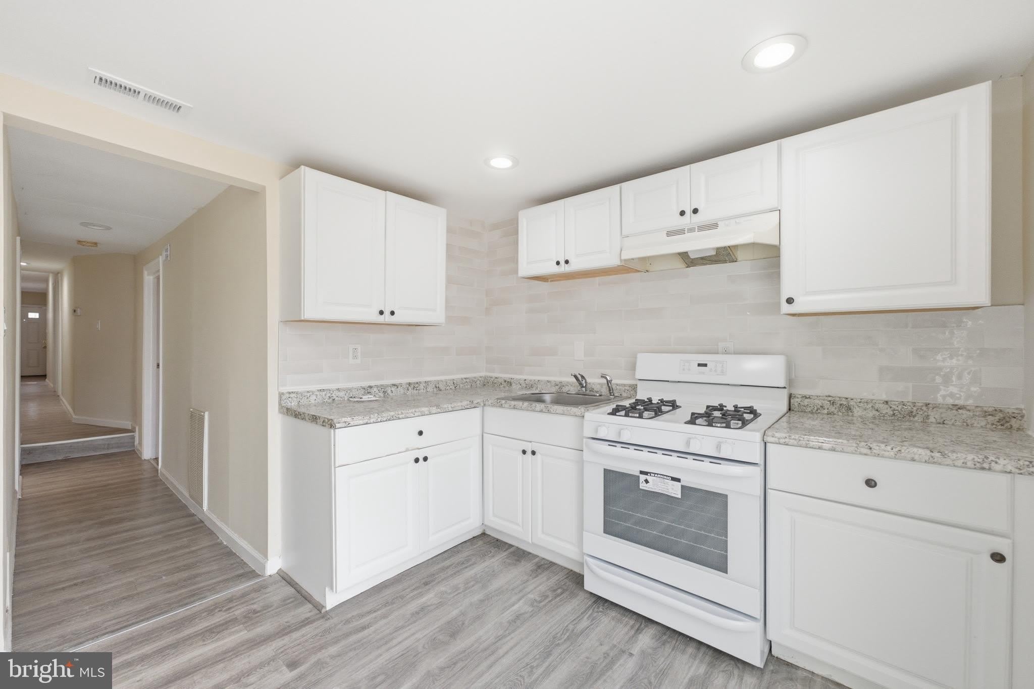 93 Washington Street – photo 5