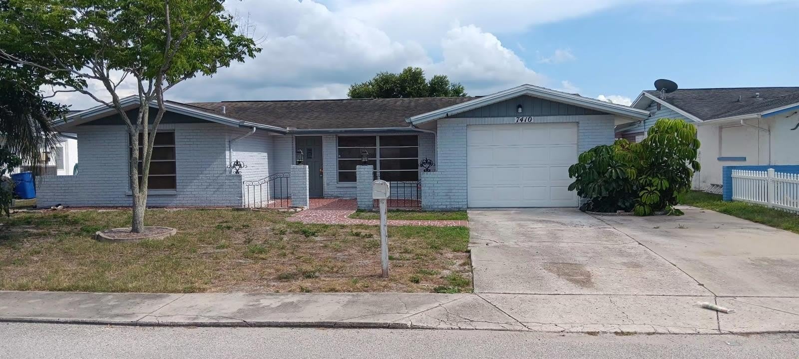 7410 MORAVIAN Drive – photo 1