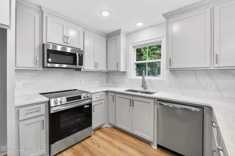 814 West 7th St – photo 5