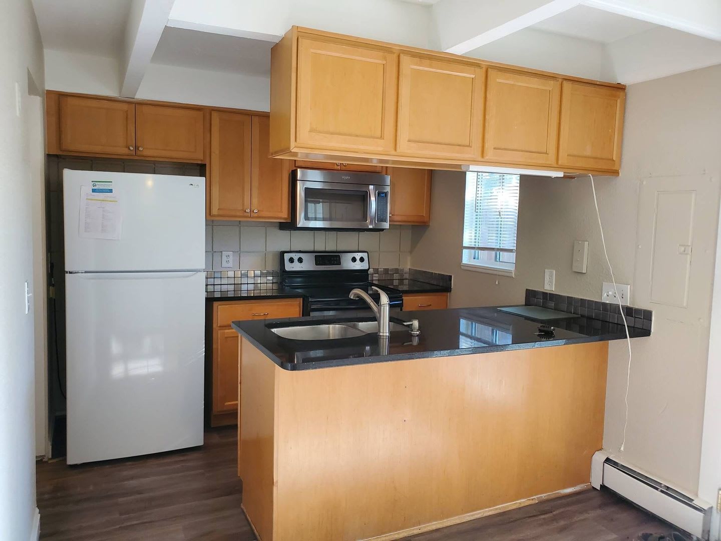 Sunny, newly remodeled 3 bed + office/2.5 bath in Applewood townhomes close to NOBO! – photo 3